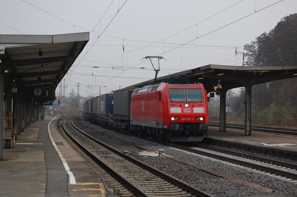 185 120-3 mit einem KLV am 18.11.2011 in Kreiensen