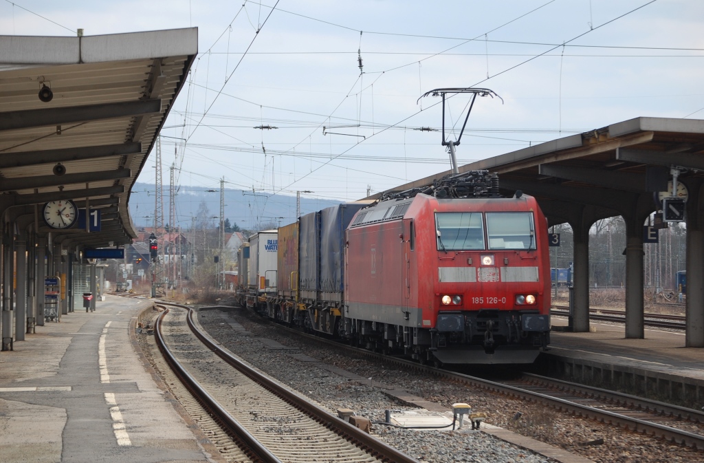 185 126-0 mit TEC 40578 Verona Q.E. - Taulov am 25.03.2011 durch Kreiensen