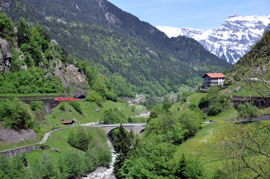 185 127 + 185 117 bei Gurtnellen 17.05.12

