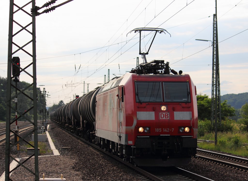185 142-7 DB in Hochstadt/ Marktzeuln am 15.06.2012.
