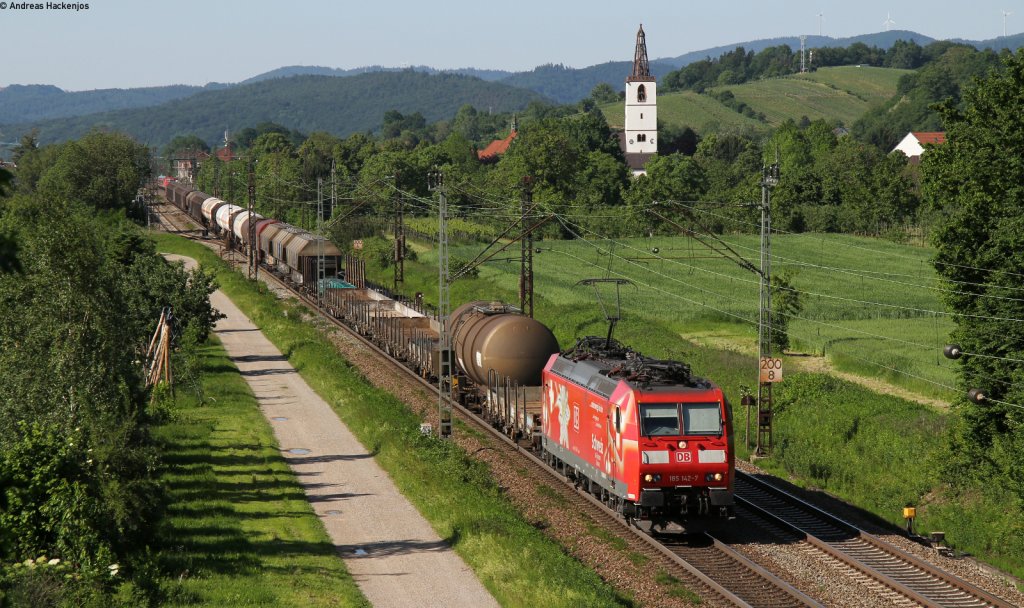 185 142-7  Edelwei  mit einem Mischer bei Denzlingen 25.5.12