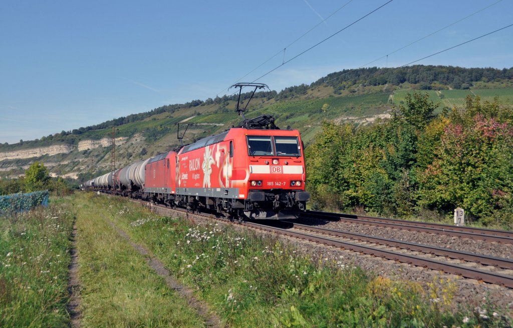 185 142 Edelweiss ist mit ihrem Kesselzug in Th�ngersheim am 21.9.2010 unterwegs.