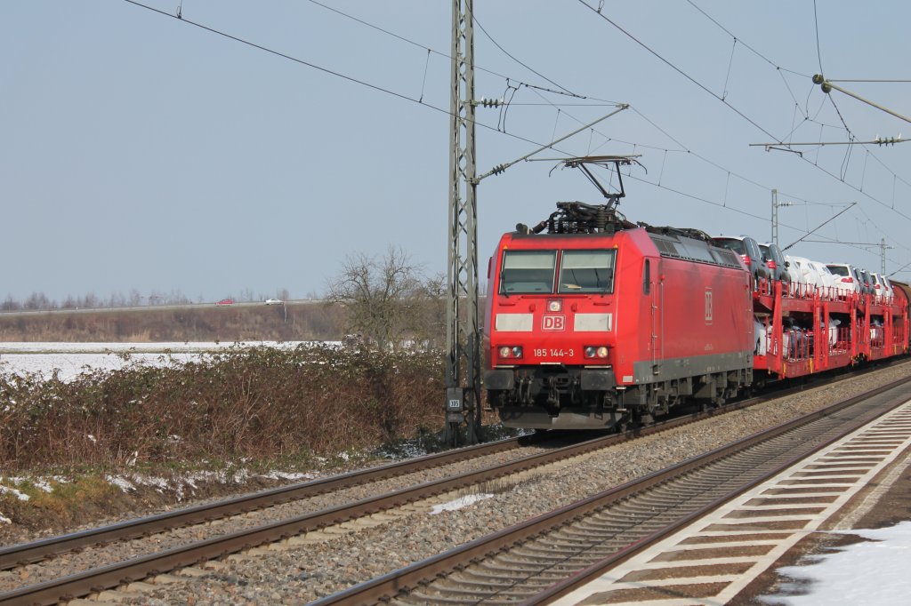 185 144-3 mit kurzem gemischtem Gterzug in RIngsheim am 13.02.2013