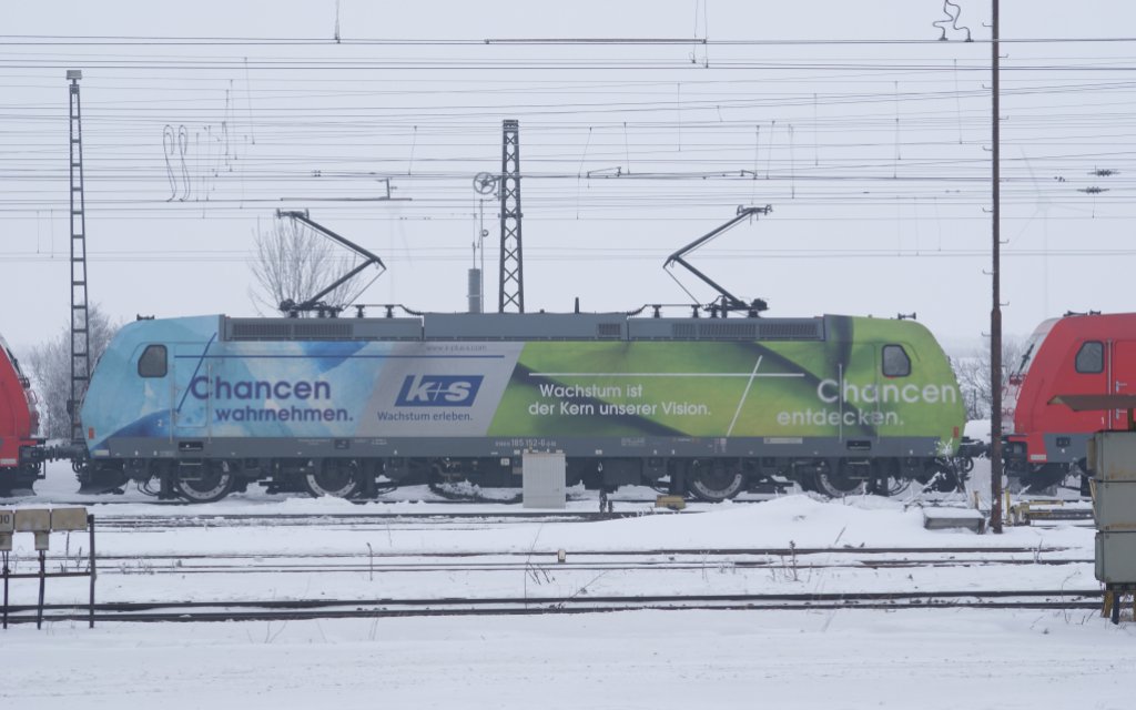 185 152-6 K+S steht abgestellt im Rangierbahnhof Grokorbetha,30.12.2010