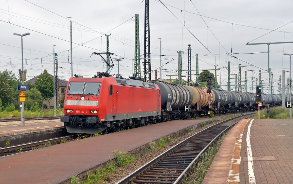 185 153 zog am 31.07.11 einen Kesselwagenzug durch Weimar Richtung Eisenach.