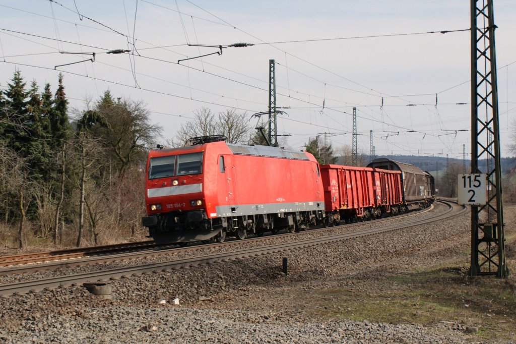 185 154-2 mit einen GZ kurz vor Fulda am 26.03.2010