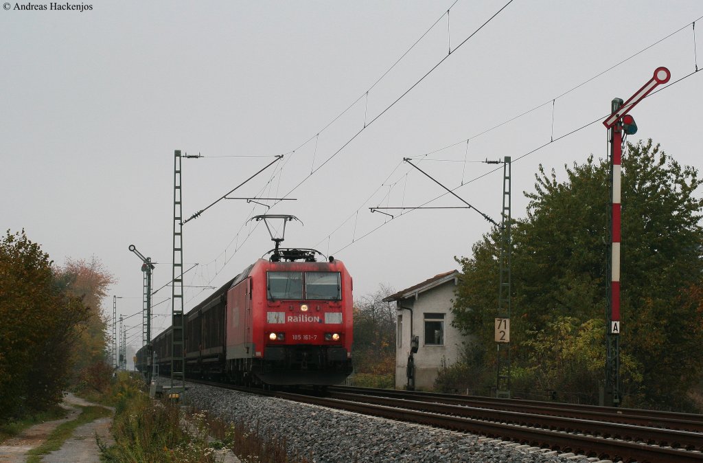185 161-7 mit einem H-Wagen Zug an der Bk Basheide 29.10.09
