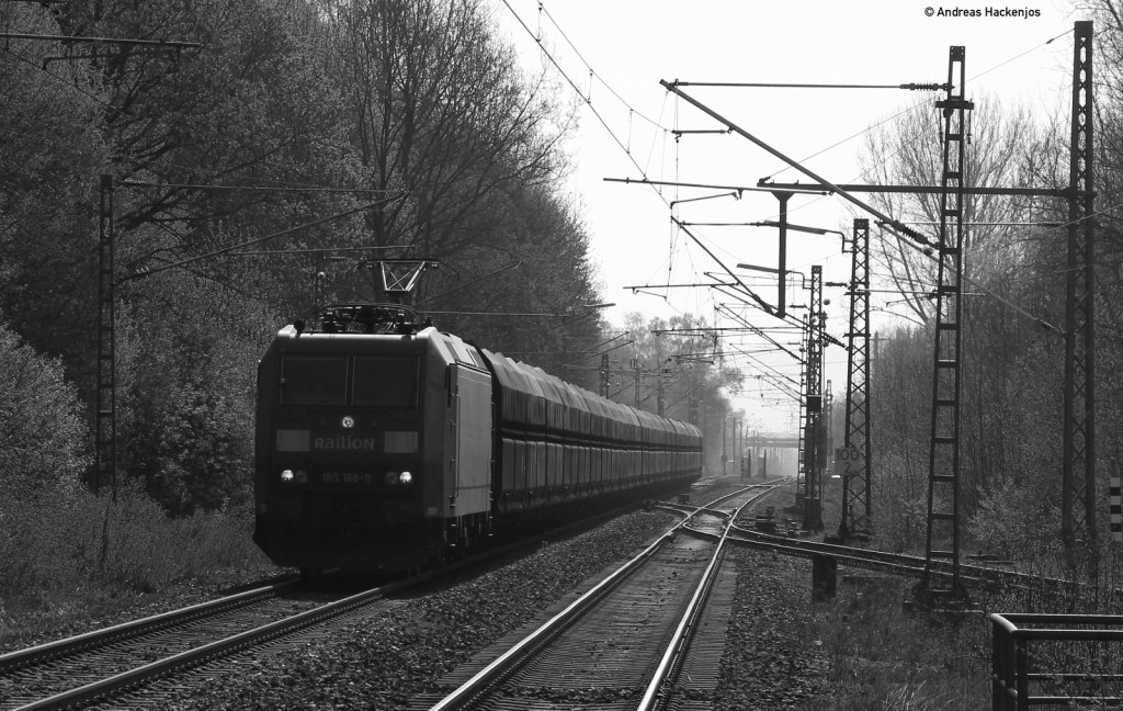 185 169-0 mit dem CFB 47790 (Singen(Htw)-Oberhausen West) bei der Durchfahrt Donaueschingen 19.4.11