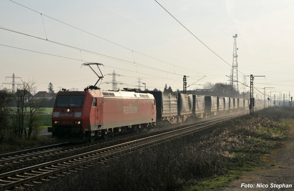185 171-6 lie es mit ihrem KLV-Zug mchtig  sanden  (Ahlten 08.04.10) 