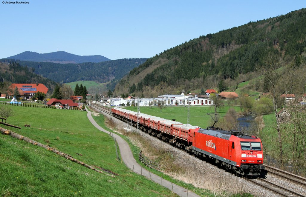 185 178-1 mit dem CFB 62470 (Einsiedlerhof-Radolfzell) bei Gutach 2.4.11
