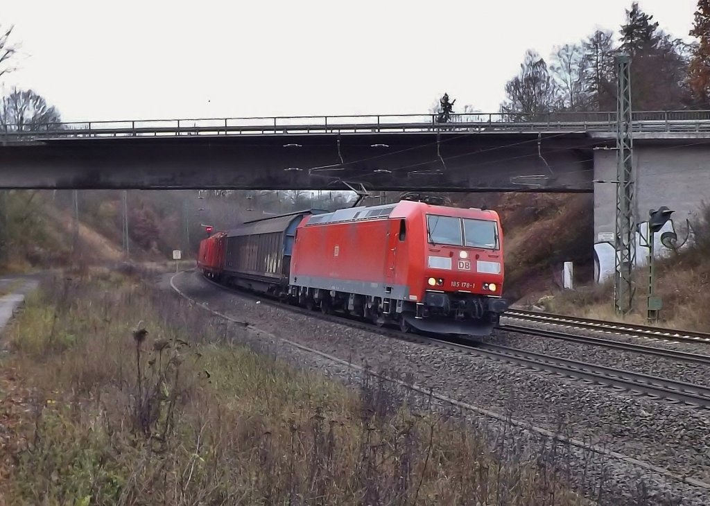 185 178-1 mit einen gem, Gz kurz hinter Fulda Richtung Bebra am 27.11.2012