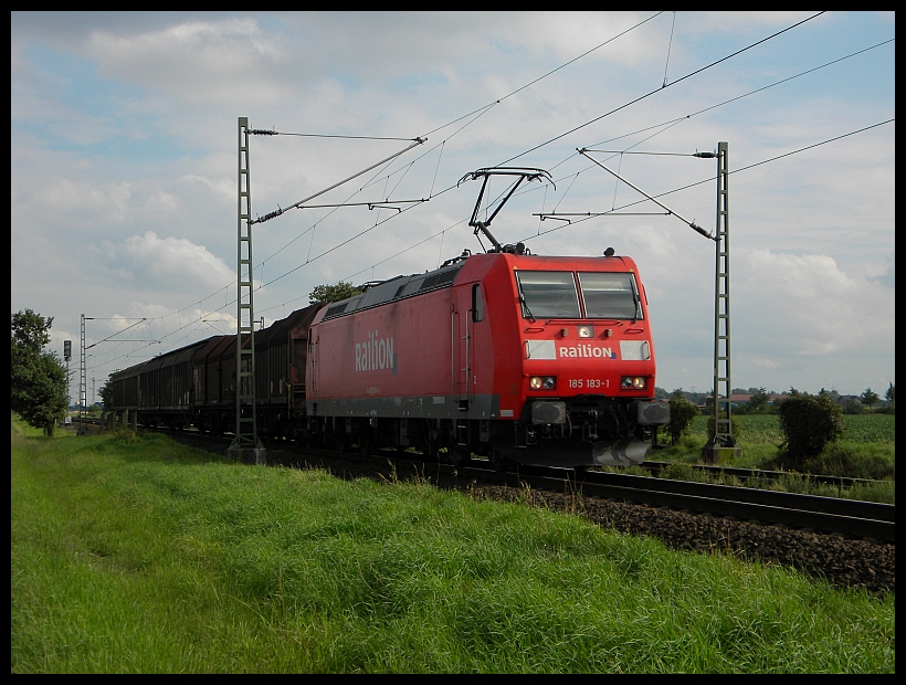 185 183 mit einem sehr kurzen Gz in Neuss Allerheilgen
