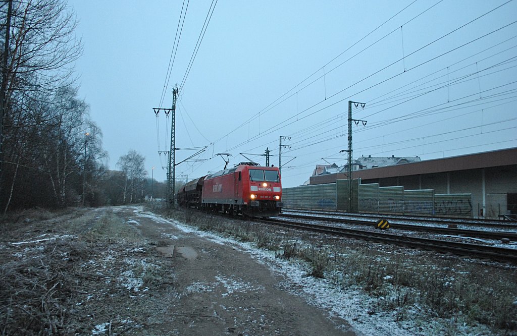 185 185-6, am einen trben November Nachmittag (Sonntag, 28.11.10) in Lehrte.
