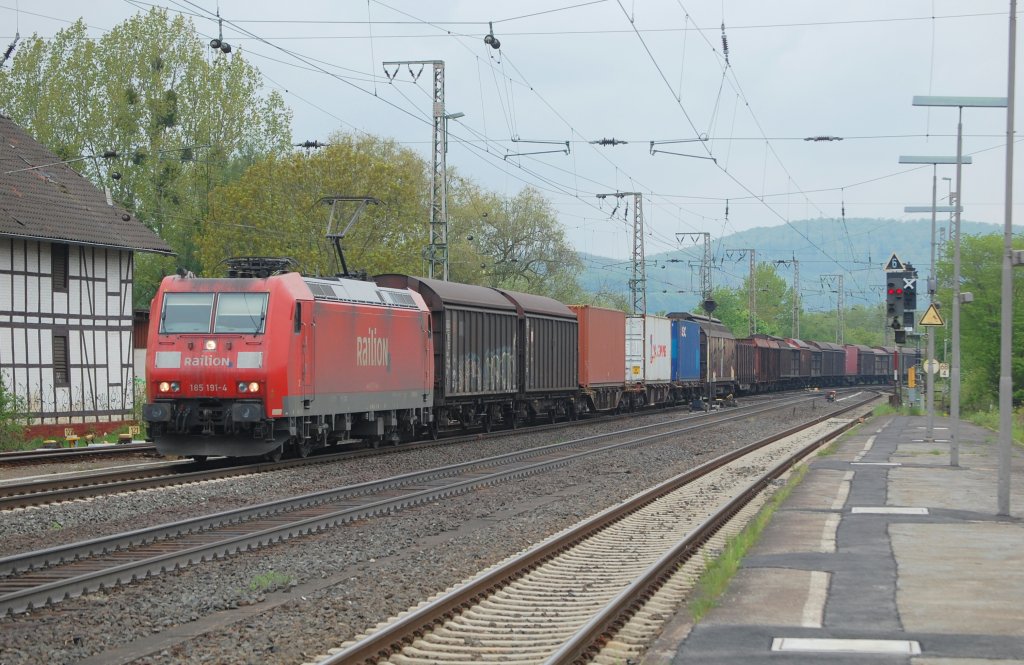 185 191-4 mit FIR 51593 Seelze Rbf - Kornwestheim Rbf, am 8.5.2010 durch Kreiensen