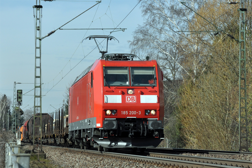 185 200-3 mit gem. Gterzug durch Bonn-Beuel - 06.03.2013