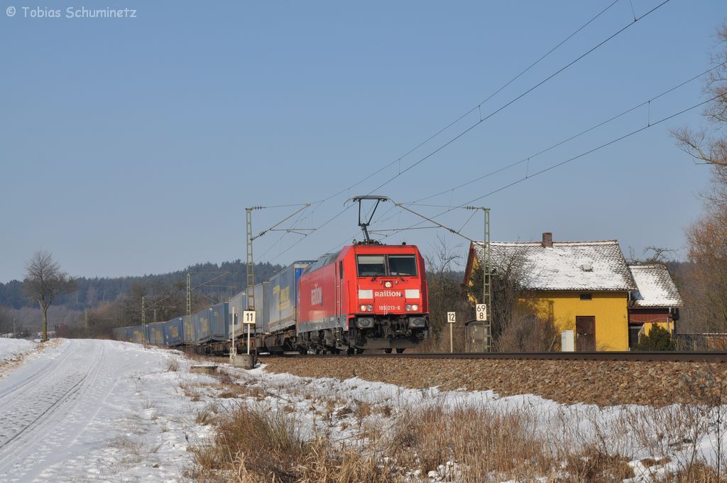 185 213 mit LKW-Walther KLV am 11.02.2012 bei Plling