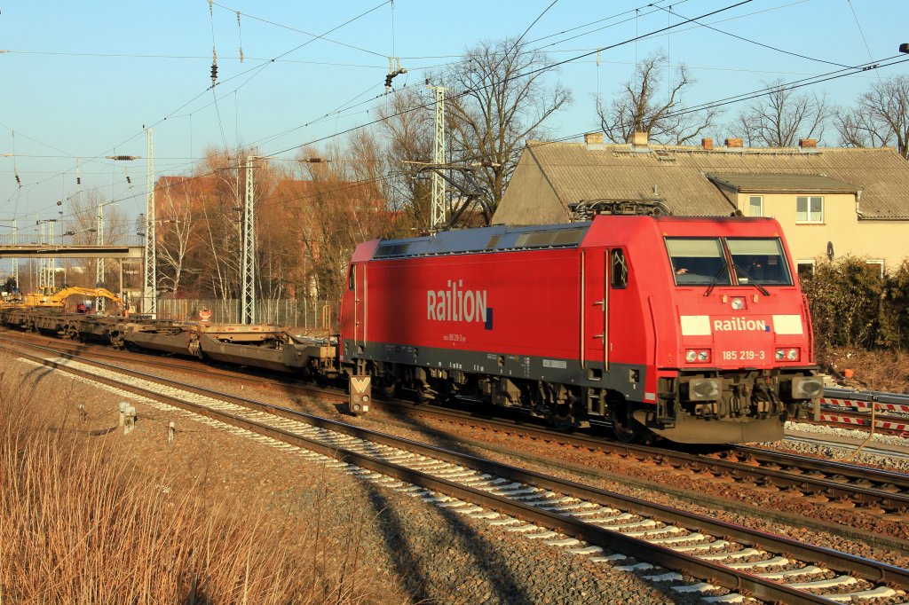 185 219-3 am 03. M�rz 2011 nach dem passieren des Bahnhof Berlin Sch�nefeld Flughafen 