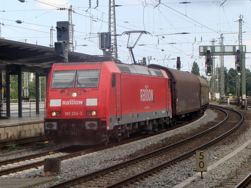 185 224 am 26.6.2011 in Bremen Hbf