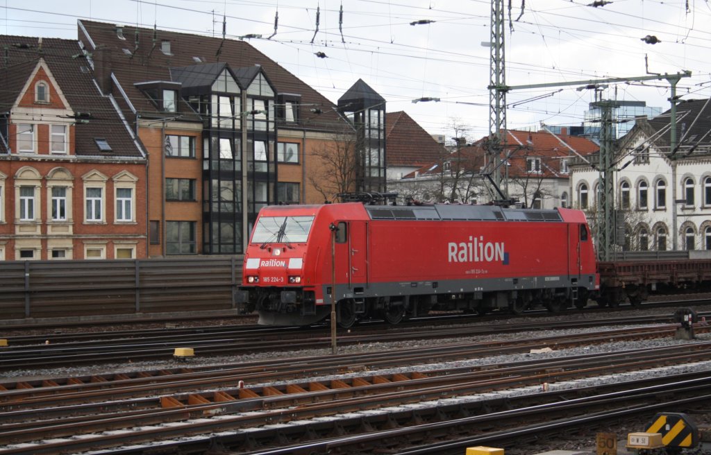 185 224 in Hannover HBF mit Gterzug