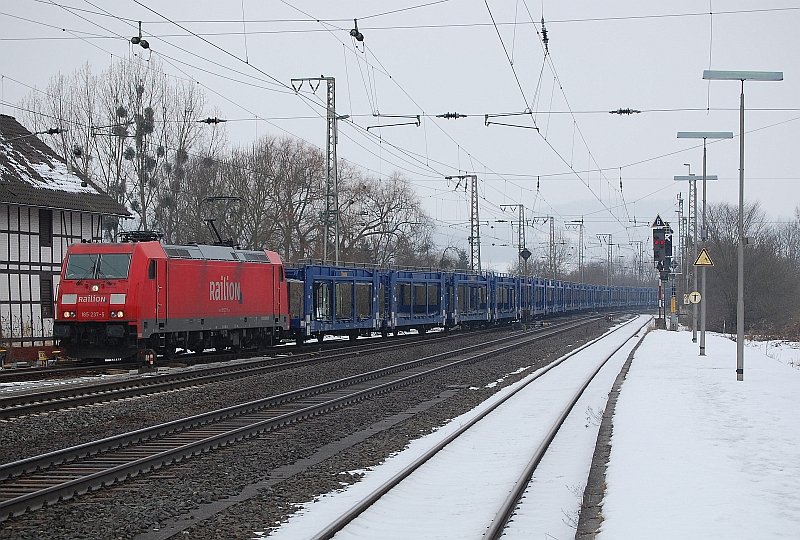 185 237-5 mit CSQ 60069 Seelze Rbf - Ingolstadt, am 09.02.2010 in Kreiensen