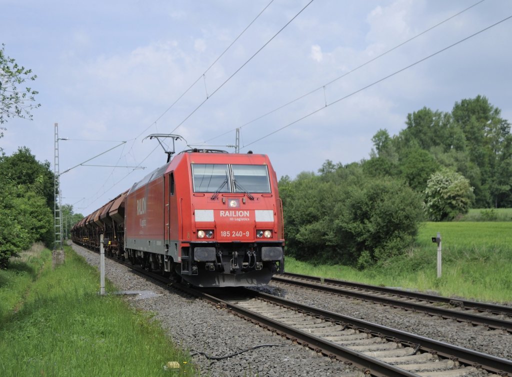 185 240-9 mit Sch�tgutwagen in Richtung Aachen, auf der KBS 485 am 31.5.2013