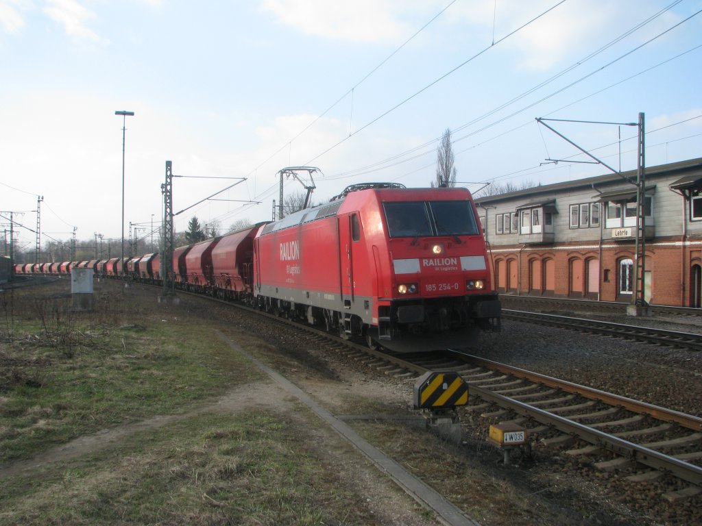 185 254-0 in Lehrte am 22.03.2011.