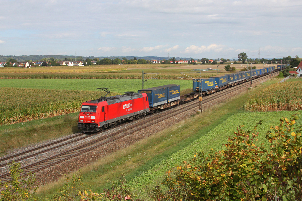 185 259 mit dem Walter KLV Zug am 30.08.2011 bei Herbertshofen.
