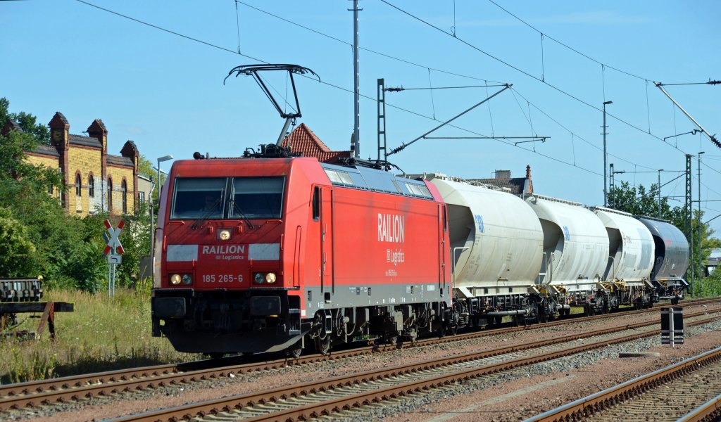 185 265 wurde am 12.08.12 im Bahnhof Delitzsch u Bf auf die Seite genommen um einen Fernzug von Leipzig nach Berlin vorbei zulassen. 