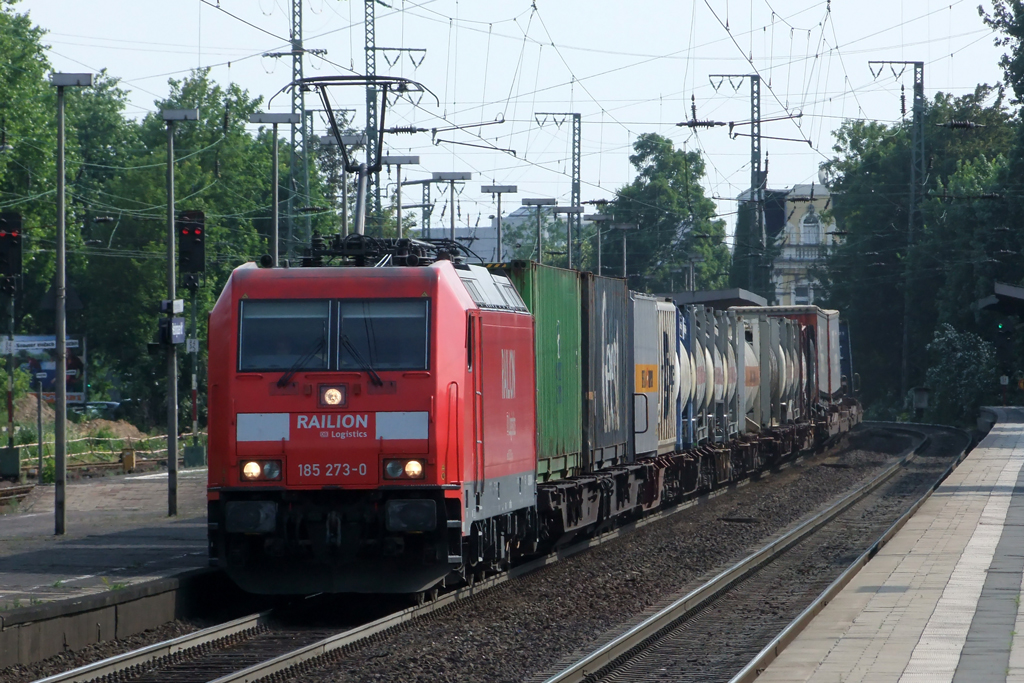 185 273-0 bei der Durchfahrt in Recklinghausen 3.6.2011