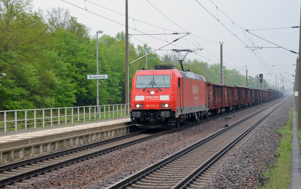 185 274 zog am 11.05.13 einen gemischten Gterzug durch Burgkemnitz Richtung Bitterfeld.