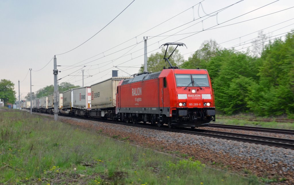 185 289 zog am Abend des 11.05.13 einen KLV-Zug durch Burgkemnitz Richtung Wittenberg.