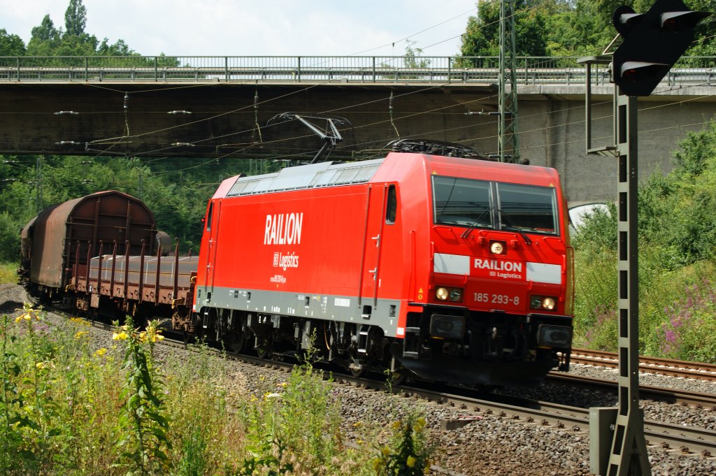 185 293-8 fhrt mit einen Gz kurz hinter Fulda Richtung Bebra am 11.07.2009