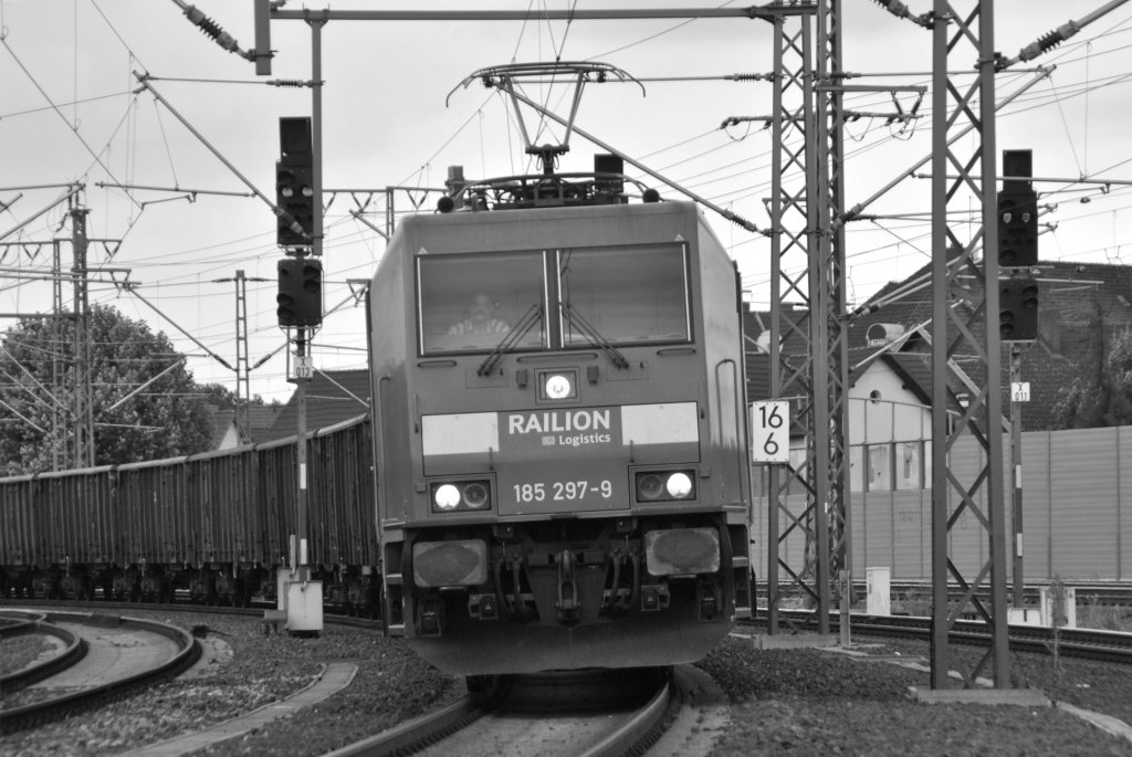 185 297 in Lehrte am 21.07.2011. Foto mit Telefon 18-200 mm von Tamaron.