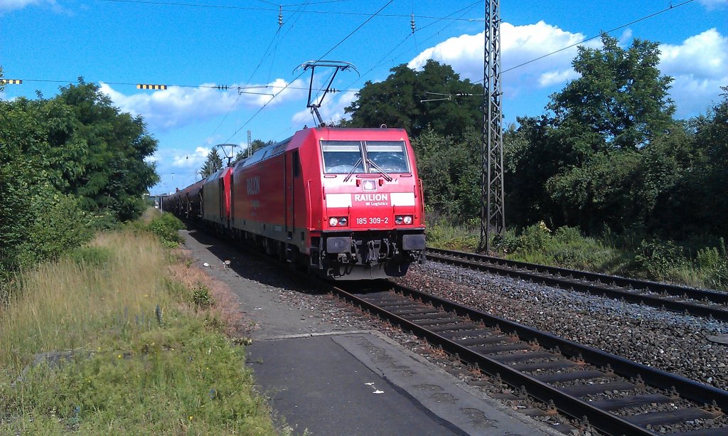 185 309 + 185 xxx mit Getreidezug am 23.06.2012 in Frth-Burgfarrnbach. 