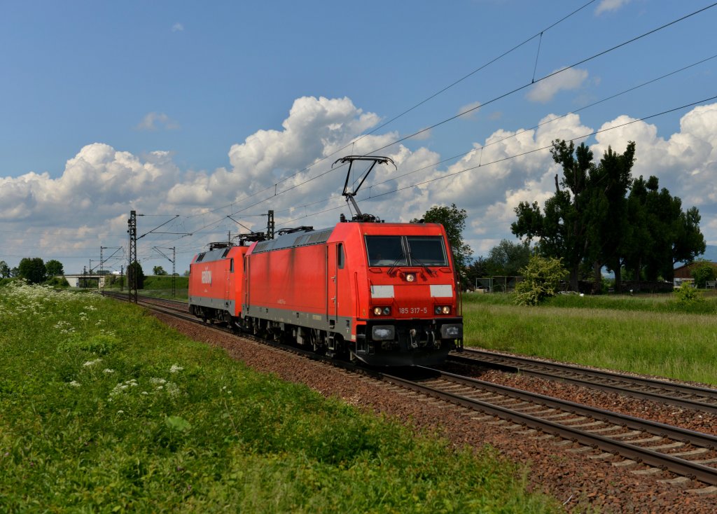 185 317 + 152 100 als Lz am 21.05.2013 kurz vor Erreichen des Ziels, Plattling.