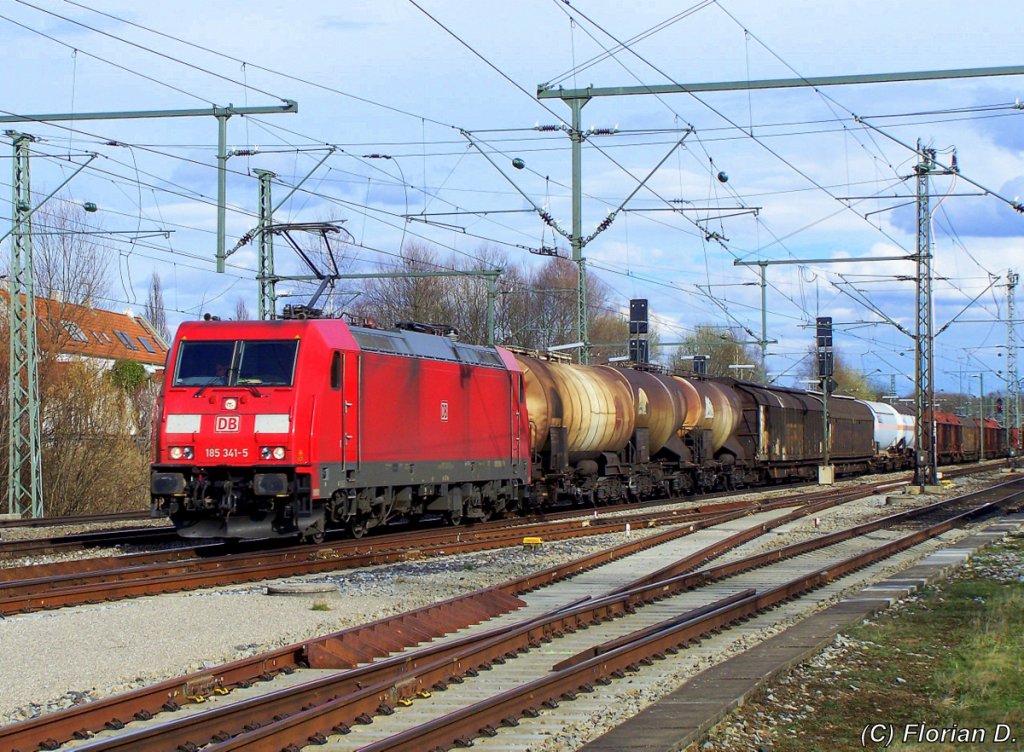 185 341-5 zieht eine GZ in Richtung Mnchen Ost durch Zorneding am 27.03.2010