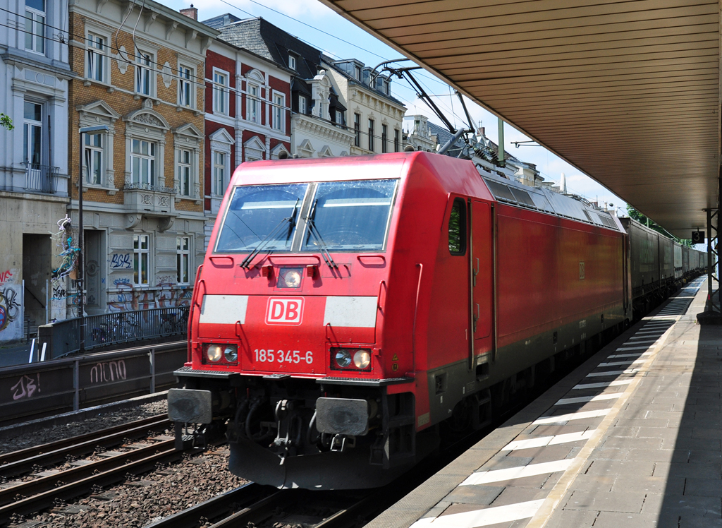 185 345-6 mit Gterzug durchfhrt den Hbf Bonn - 02.06.2012