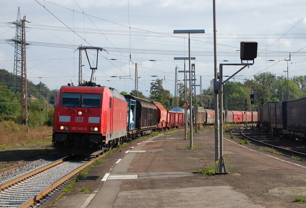 185 349-8 mit gemischten G�terzug am 22.09.2011 in Kreiensen