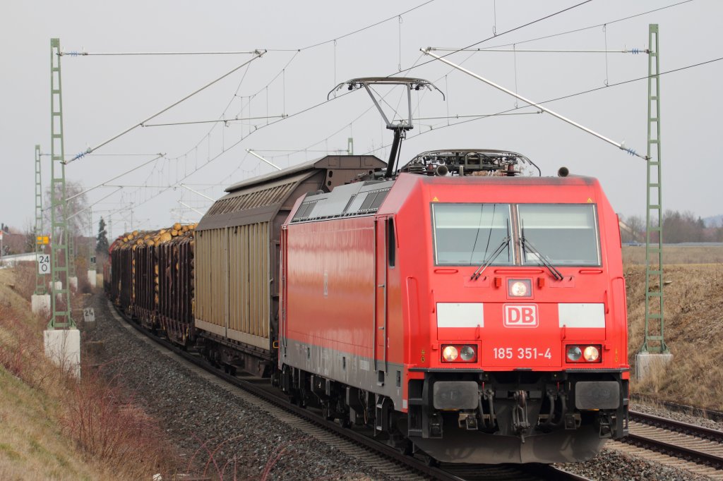 185 351-4 DB Schenker Rail bei Staffelstein am 26.03.2013.