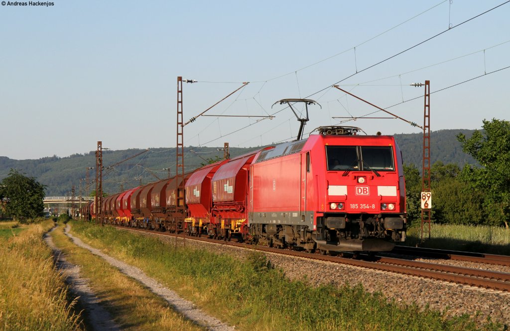 185 354-8 mit einem T Wagen Zug gen S�den bei Malsch 25.5.11