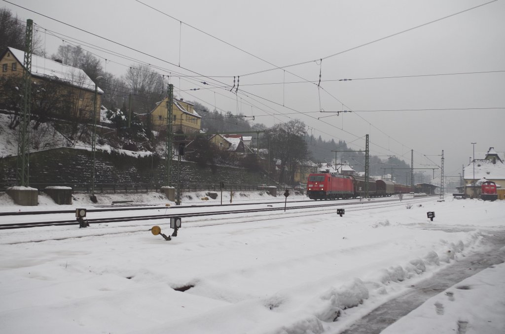 185 360 mit gemischten Gz am 15.12.2012 in Kronach. 
