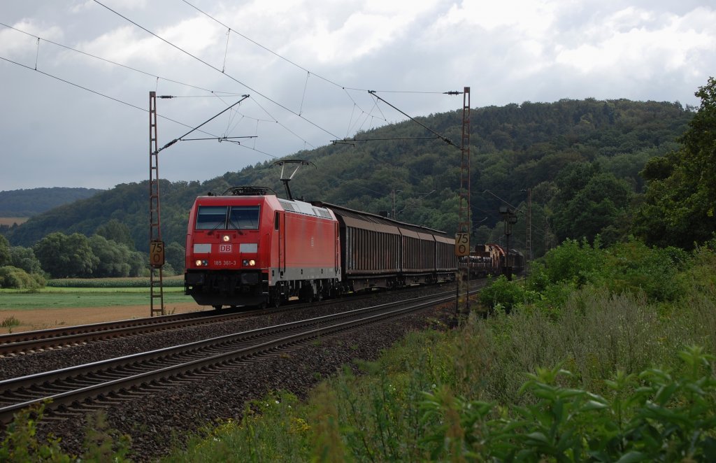 185 361-3 mit FIR 51607 Seelze Rbf - M�nchen Nord Rbf  am 23.07.2011 bei Einb.-Salzderhelden, kurz nach einem Regenschauer