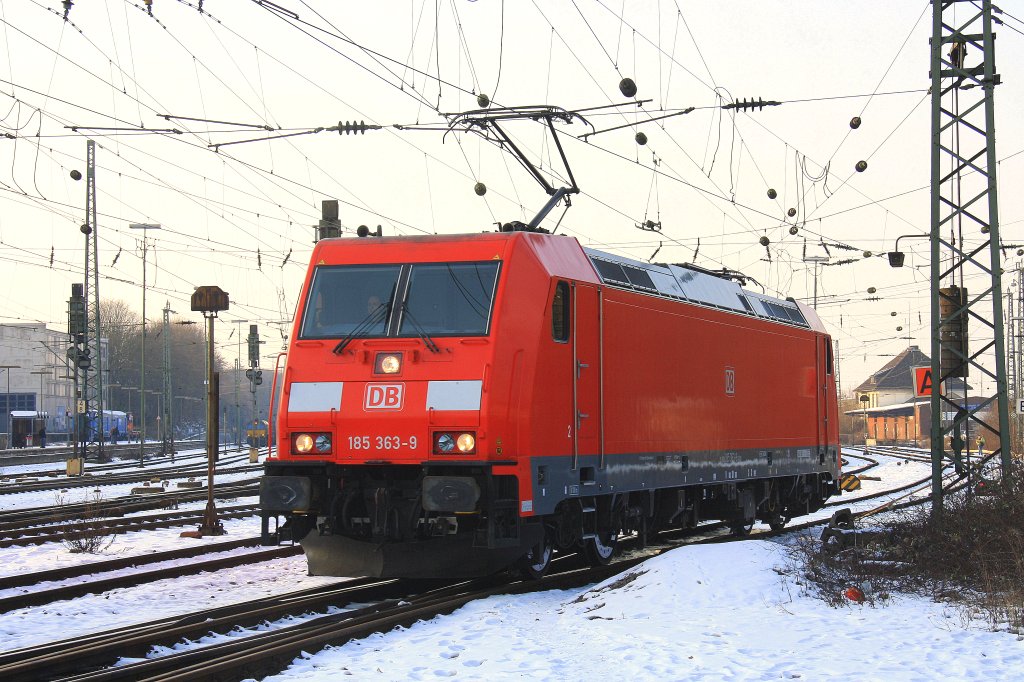 185 363-9 DB rangiert in Aachen-West im Schnee am 8.2.2012.