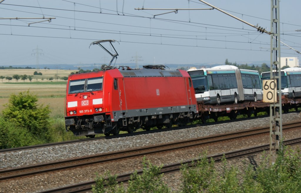 185 373-8 mit Gz beladen mit 10 Gebrauchten Bussen am 29.06.2011