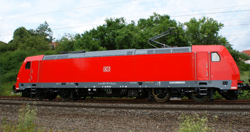 185 374-6 steht kurz vor Fulda an einen Roten Signal am 11.07.2009