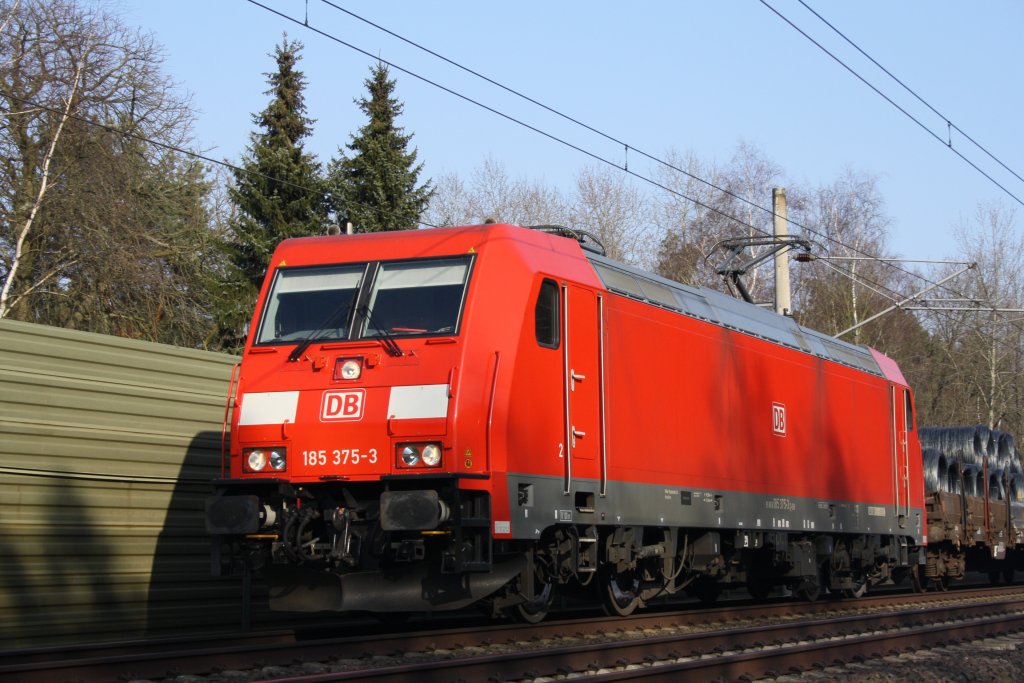 185 375 war am 10.03.2010 mit einem Gterzug in Gifhorn zusehen. 