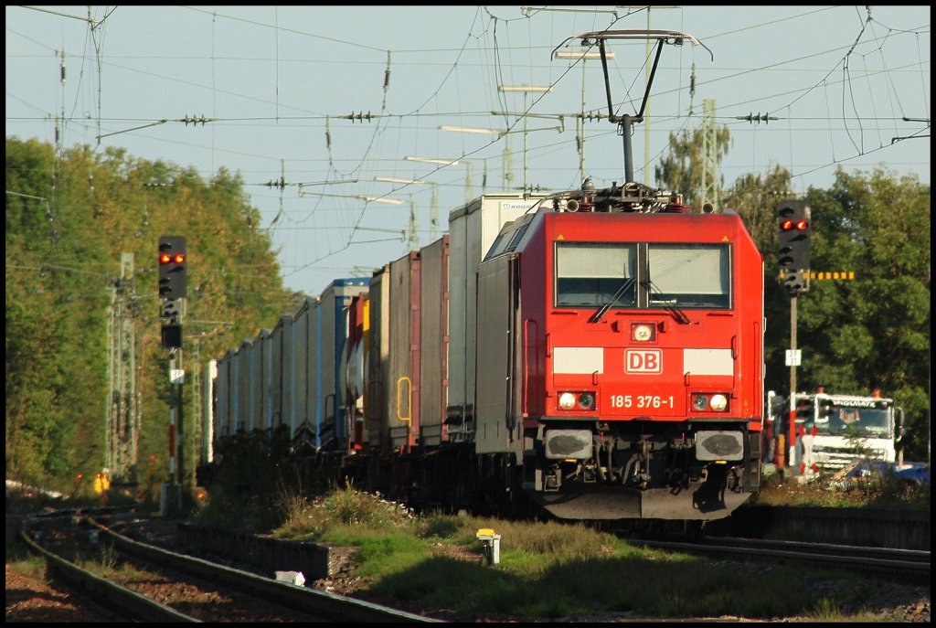 185 376 mit Containern gen Nrnberg am 11.09.2010 in Mangolding. 