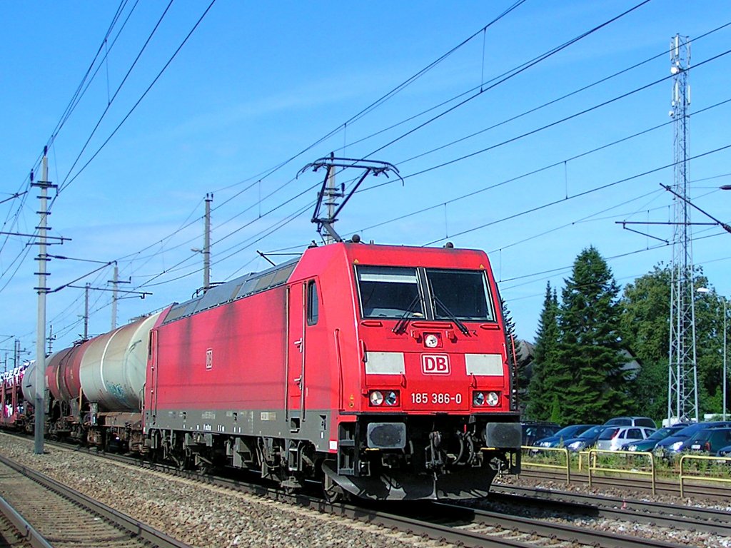 185 386-0 karrt einen GZ bei Marchtrenk Richtung Linz;100713