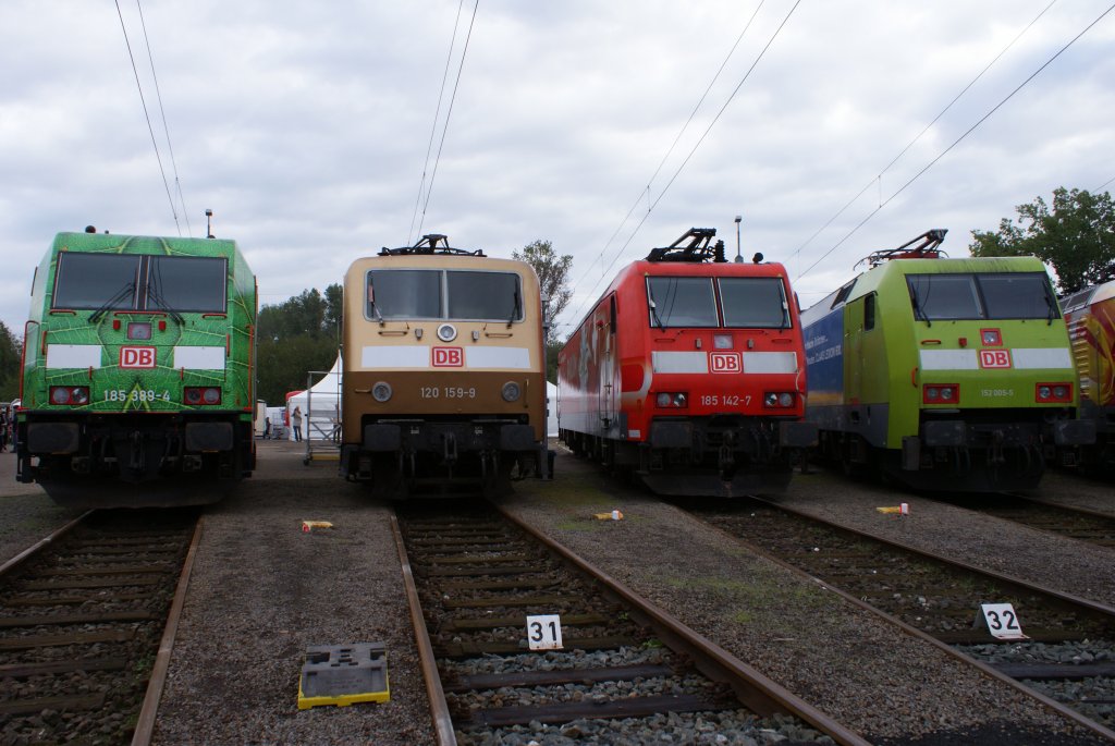 185 389-4, 120 159-9, 185 142-7 und 152 005-5 am 19.09.2010 in Osnabr�ck beim Fest 175 Jahre Deutsche Eisenbahn und 125 Jahre Bahnbetriebswerk Osnabr�ck