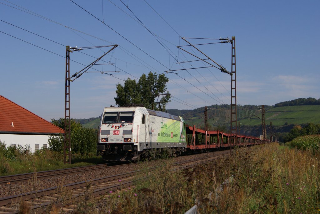 185 389-4 mit einem leeren Autotransportzug in Himmelstadt am 17.08.2011